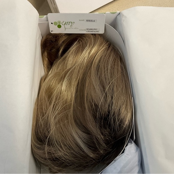 NWT Sheila Bob Professional Wig Dark Blonde Bald Alopecia - Picture 9 of 13